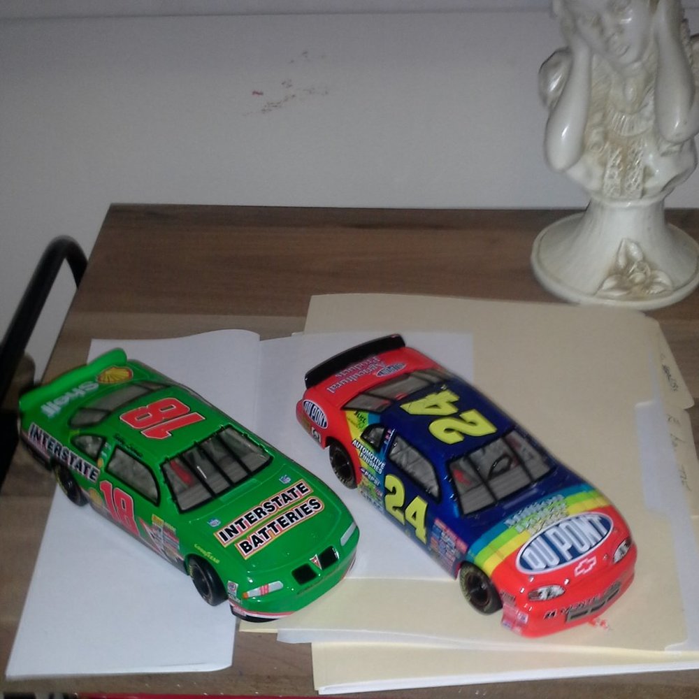 NASCAR CARS DIECAST COLLECTIABLES